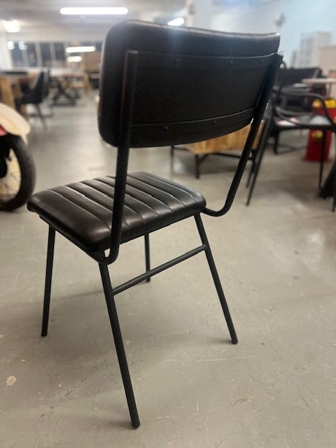 Chaise en cuir Noir Hart 18.5x13.5''