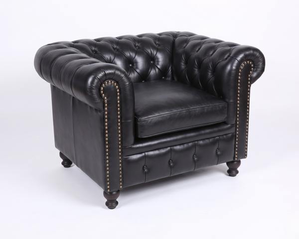 Fauteuil Chesterfield en cuir noir capitonné avec clous décoratifs et pieds en bois massif