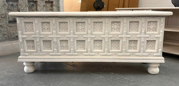 Coffre blanc 18x43x15.5''