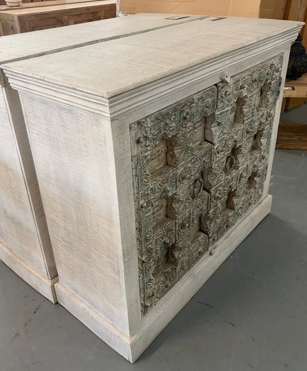 Buffet 2 portes antique 40x46x17.5''