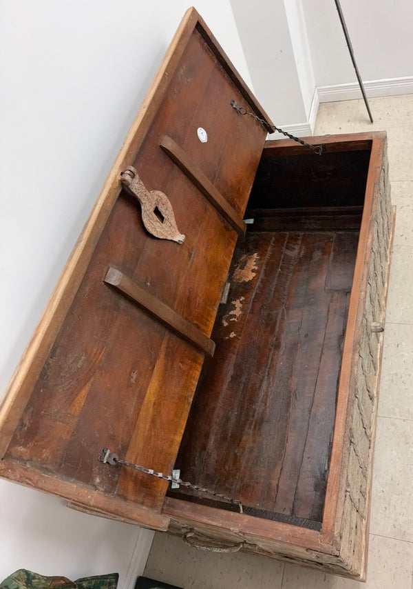 Coffre antique 18x45x23''