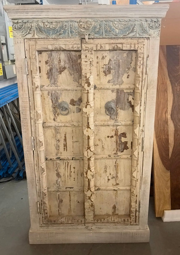 Armoire 2 portes antique 66x37.5x16''