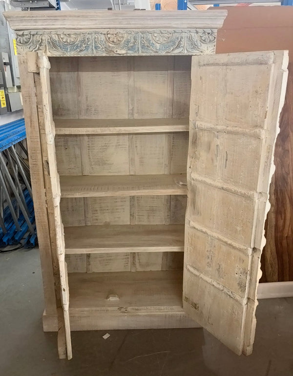 Armoire 2 portes antique 66x37.5x16''