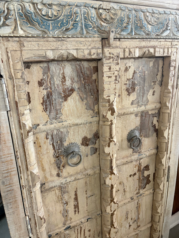 Armoire 2 portes antique 66x37.5x16''