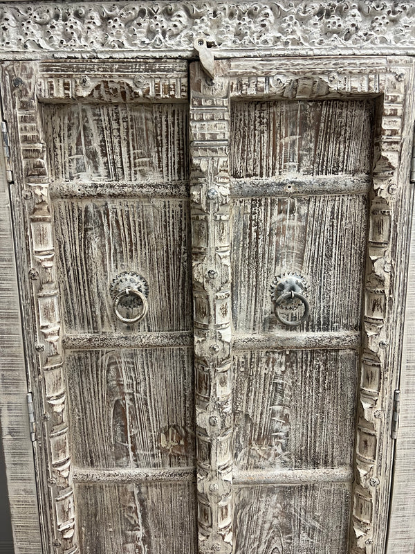 Armoire 2 portes antique 64x36x16''