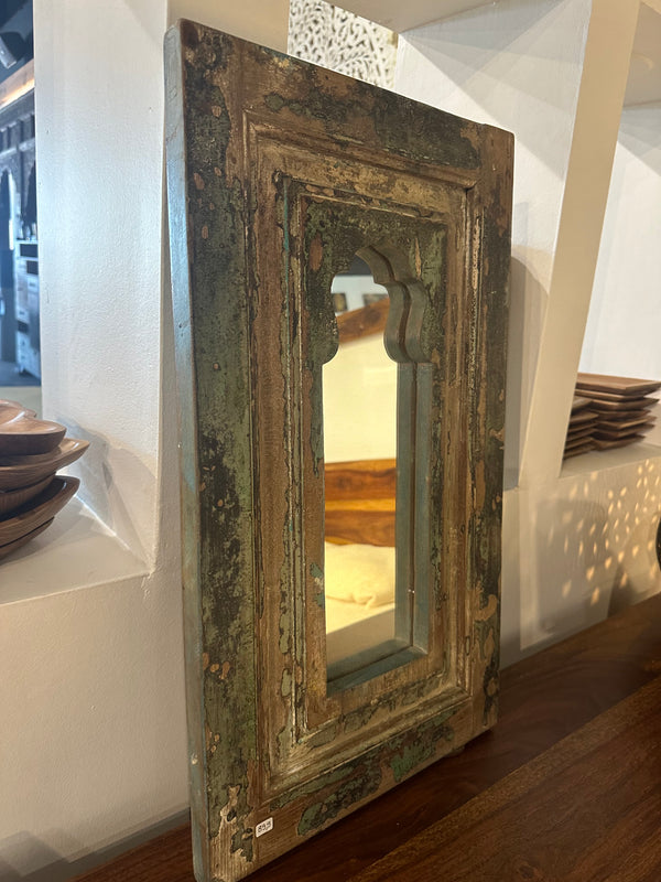 Miroir en bois antique