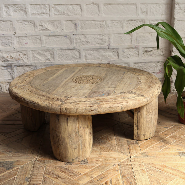 Table basse ronde en bois d’acacia — 44×44×15.8" — PA17823