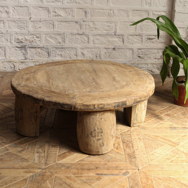 Table basse ronde en bois d’acacia — 40.5×40.5×15.5" — PA17825