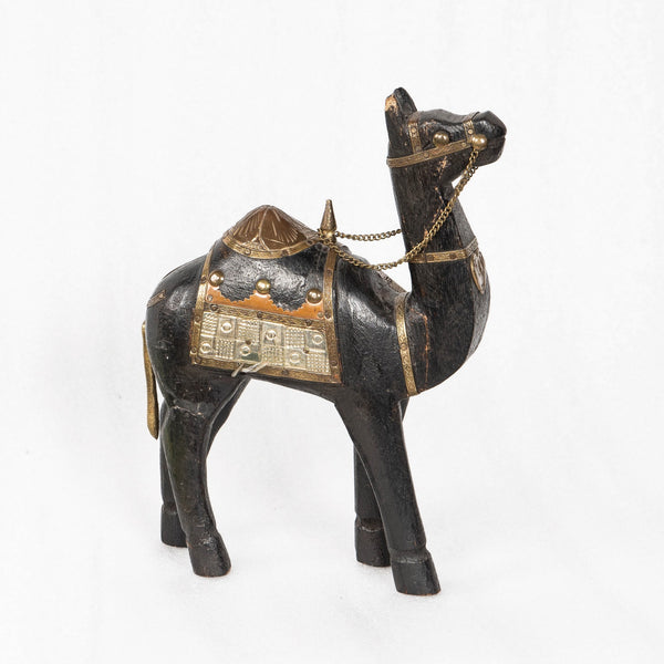 Chameau en bois de manguier avec détails en métal — 2×5.5×8" — PA22125