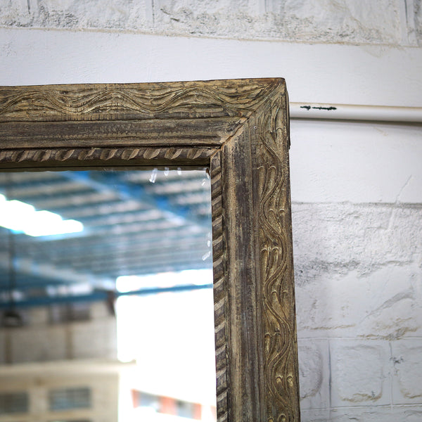 Miroir antique sculpté — bois massif patiné 83×3×47,5"