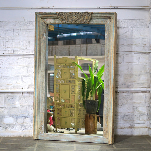 Miroir antique sculpté — bois massif patiné 81×5×53"