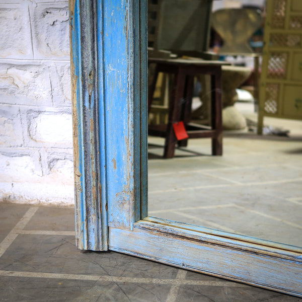 Miroir antique bleu sculpté — bois massif patiné 80×5×53"