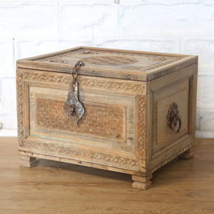 Coffre en bois d’acacia — 19.5×15.5×14.5