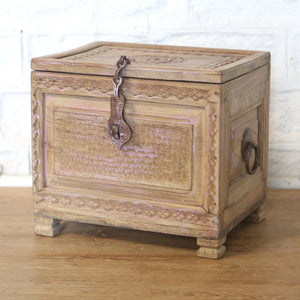 Coffre en bois d’acacia — 17×13×16.5