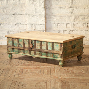 Coffre en teck et bois d’acacia — 49×29×18