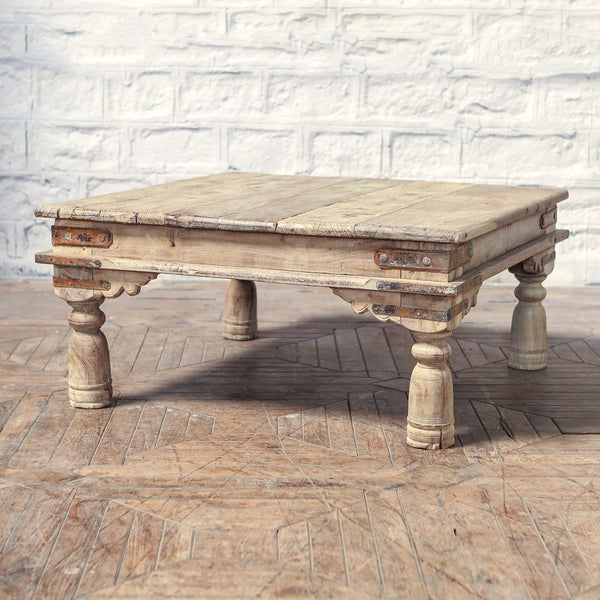Table basse en bois de teck — 36×36×16.6" — PA34726