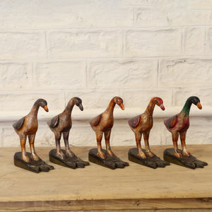 Oiseau peint en bois de manguier — 11×3×13