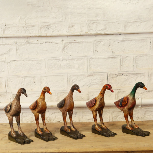 Oiseau peint en bois de manguier — 11×3×13" — PA35527