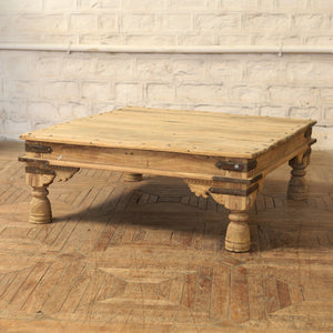 Table basse en bois de teck — 48×48×18