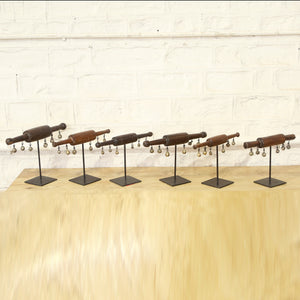 Rouleau à pâtisserie en acacia avec clochettes en laiton et support en fer — 17×5×12