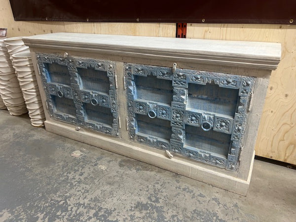 Buffet antique 4 portes 37.5x79x17.5''