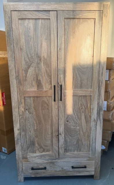 Armoire 2 portes en Manguier 70x36x16"