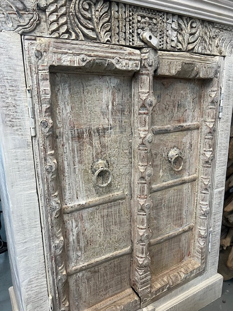 Armoire 2 portes antique 46x34x17,5''