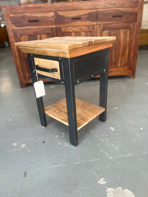 Table d'appoint en Manguier et métal 24x18x16''