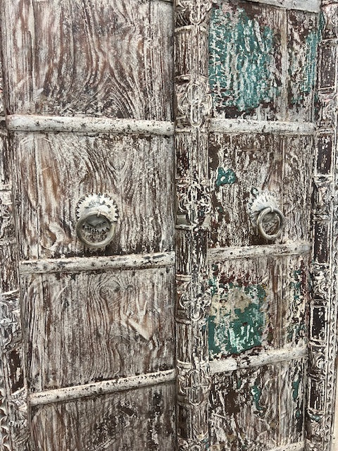 Armoire 2 portes antique 65x35.5x16''