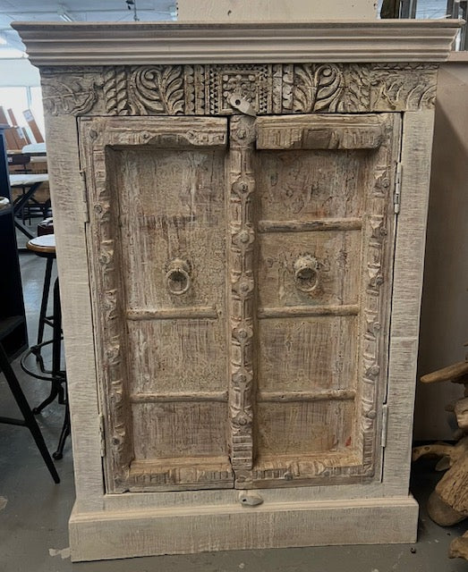 Armoire 2 portes antique 46x34x17,5''