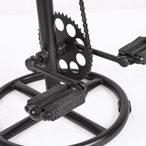 Détail du pédalier et de la chaîne – Tabouret Vélo Vintage