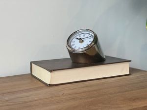 Reloj de mesa vintage de aluminio - Kif-Kif Import